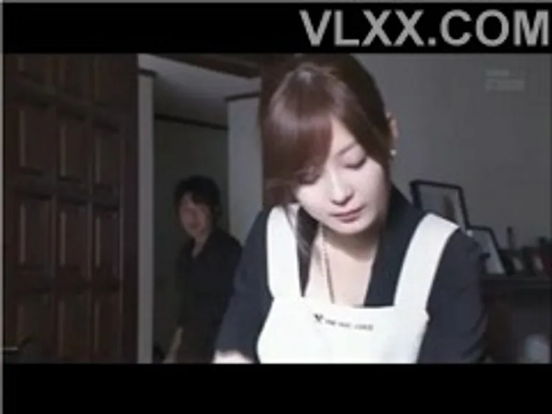 Anh xã đi làm ăn, người vợ ở nhà bị chồng mới cưới của chị gái cưỡng hiếp
